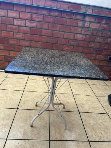 Mesa de jantar com cadeiras