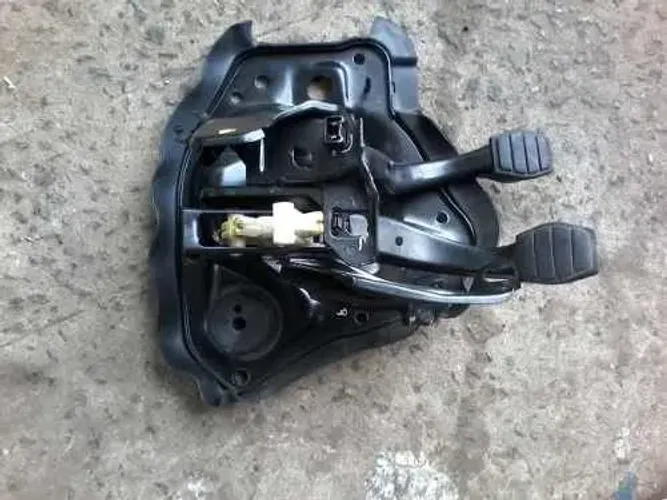 Pedal Do Clio 1996 A 1999... 6685