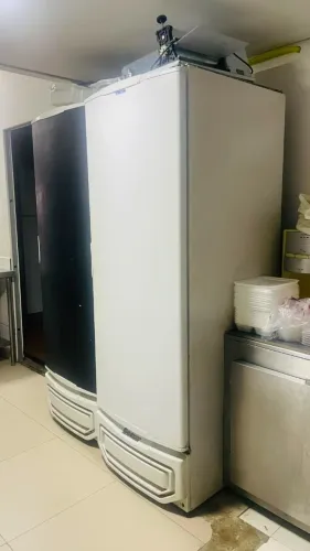 Freezer Vertical Comercial Fricon - Equipamento Profissional