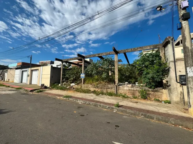 Imóvel para venda tem 252 metros quadrados em Arlindo Villaschi - Viana - ES