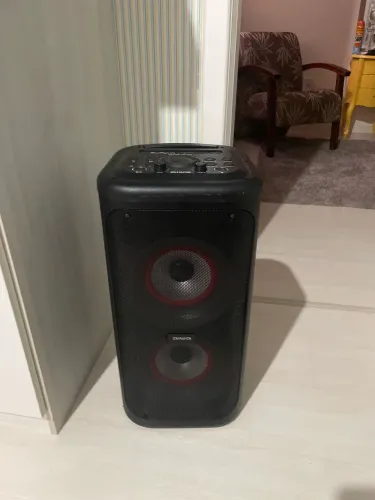 Caixa de som Aiwa 700w (pouco usada)