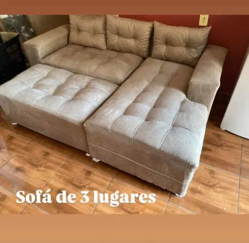 Sofá de 3 lugares bege bege . Tamanho 2 metros 