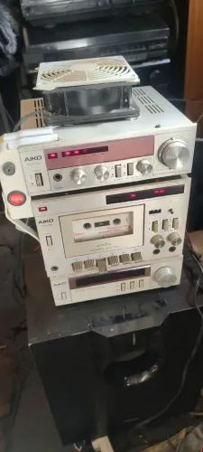 Vendo um conjunto da Aiko que tem amplificador rádio e tap deck