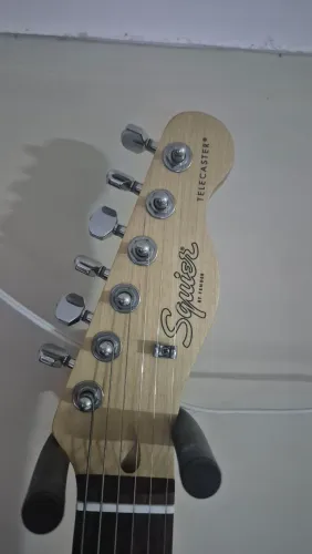 Guitarra Fender Squier