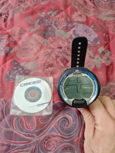 Computador Cressi Leonardo - Só 2 Mergulhos - Estado de Novo