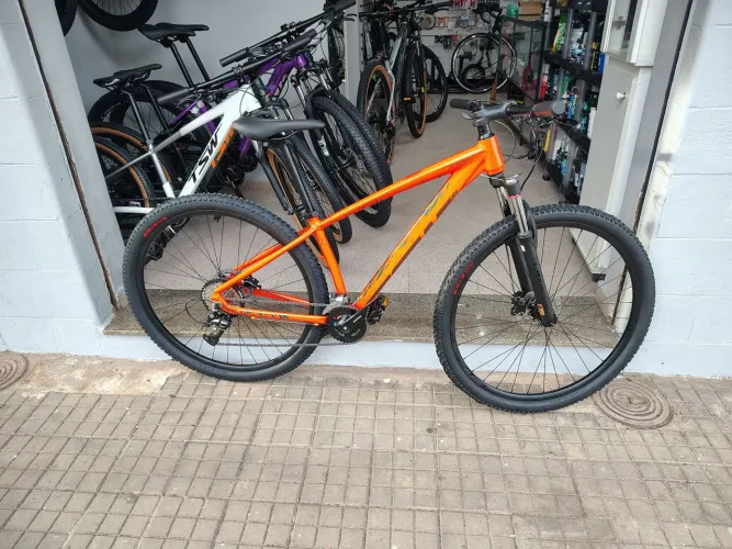 TSW Hunch 16v