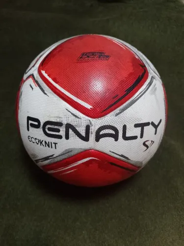 Bola futebol campo