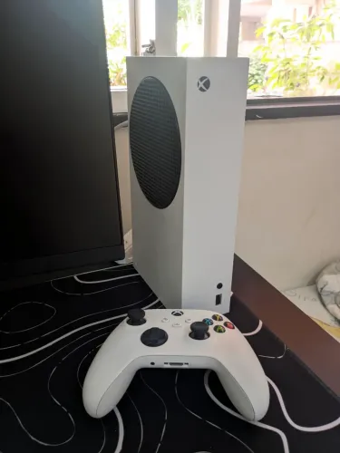 Xbox Series S (maior custo beneficio) Com desconto (semi-novo) extremamente conservado