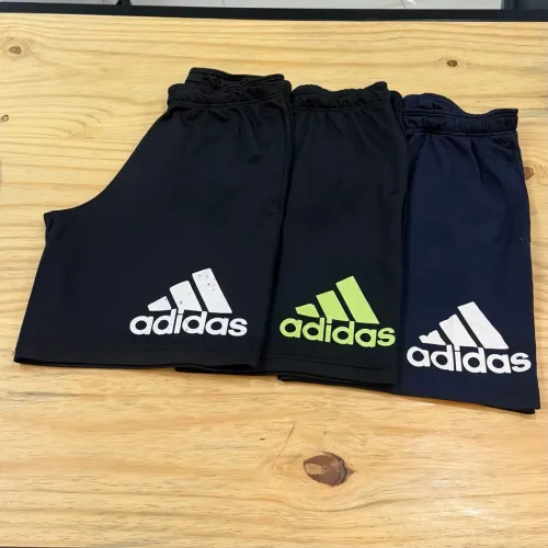 Bermudas Adidas Logo - TAMANHO P (3 und)