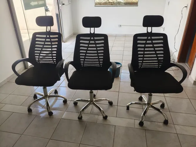 3 Cadeiras ergonômicas para escritório