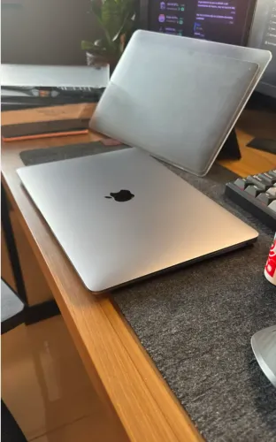 MacBook Air M1 2020 - 8GB RAM / 256GB SSD - Prata Novinhoo
