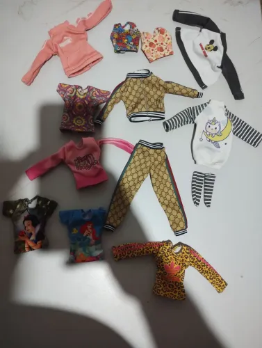 Lote de roupas para bonecas blythe ou barbie