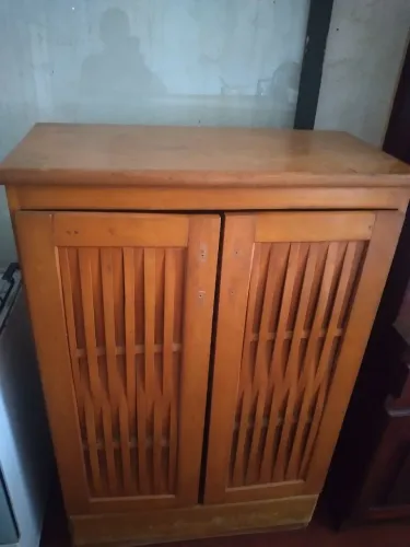 vendo essa sapateira de madeira maracatiara entrgo watesapp * 300