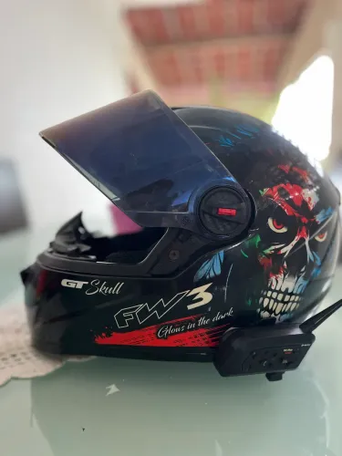 VENDO CAPACETE COM INTERCOMUNICADOR INSTALADO