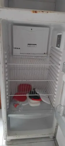Vende-se uma geladeira usada, consul ,
