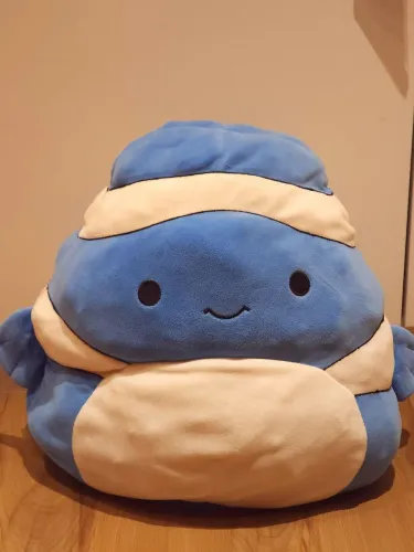 Pelúcia Squishmallow peixe azul aproximadamente 20 cm usado ÓTIMO estado espuma perfeita