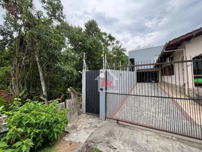Kitnet com 1 dormitório para alugar, 40 m² por R$ 1.300,00/mês - Velha - Blumenau/SC