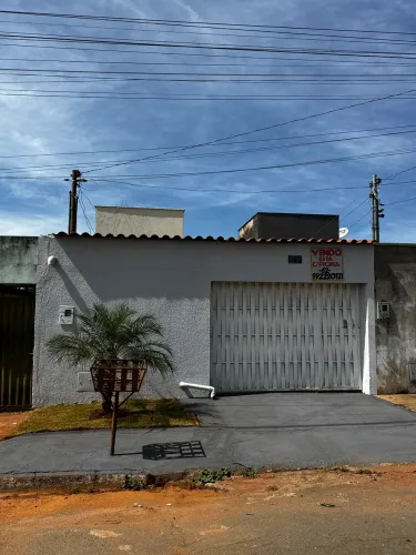 Casa com Piscina no Solar Santa Rita 