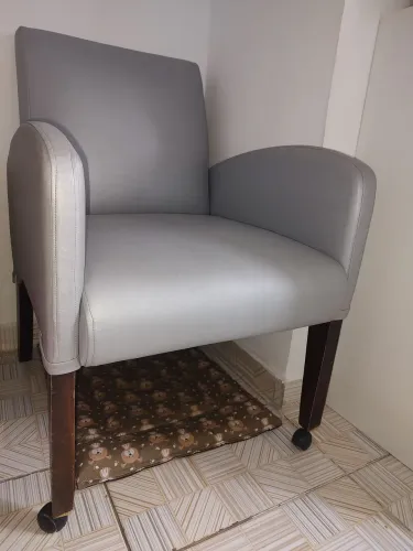 Poltrona vintage, bem conservada