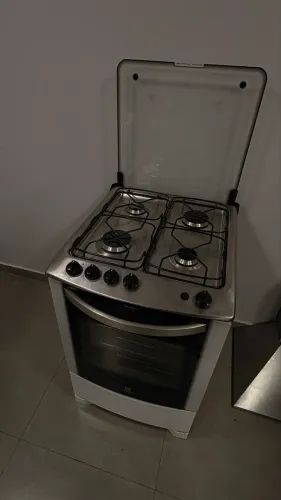 Fogão de 4 bocas Electrolux + Coifa Piramede