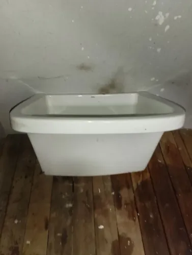 Tanque de cerâmica