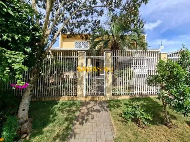 Sobrado Padrão no Bairro Uberaba