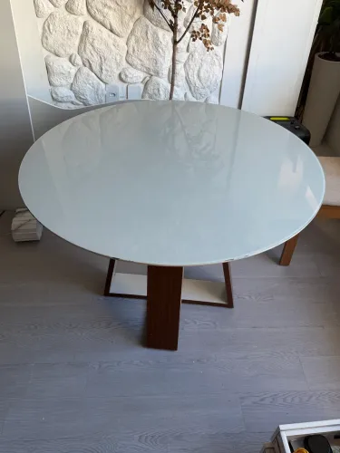 Mesa em madeira 