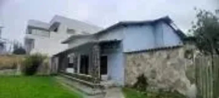CASA COMERCIAL 4 QUARTOS FRENTE PARA A LAGOA