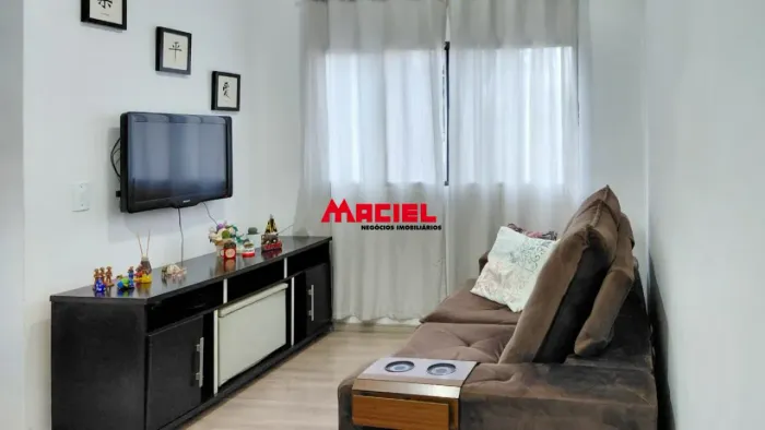 Apto com 2 dormitórios, garagem coberta, laser, excelente localização na zona sul.