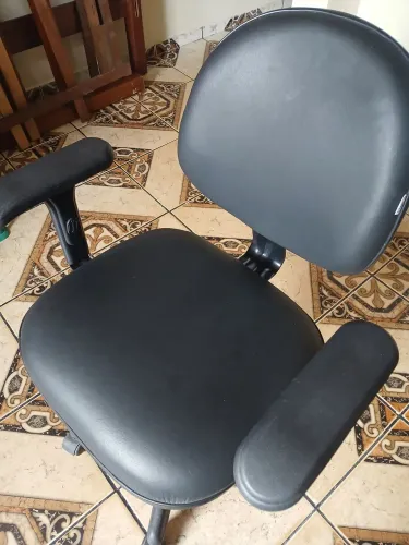 CADEIRA GIRATORIA DE ESCRITÓRIO 