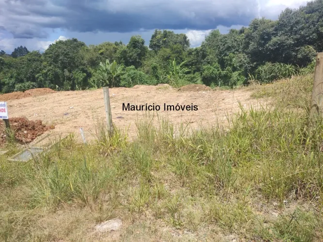 Terreno urbano com a área de 642,22 m², situado na Rua Voluntários da Pátria, Bairro Sul B