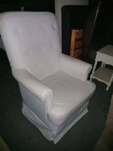 Poltrona de balanço em bom estado. (Entrego)