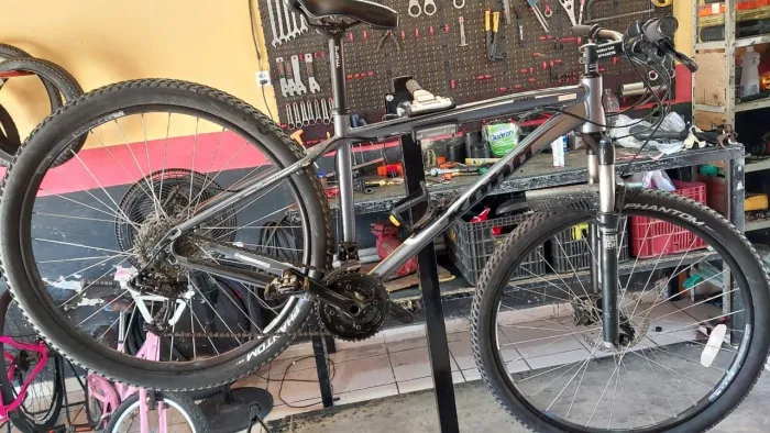 Kona Kahuna Aro 29 - Quadro 18" - 30 Marchas - Excelente Bike para Trilha e Cidade
