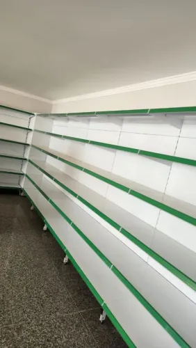 Gôndola pra supermercados e mercearia , farmácias, etc....