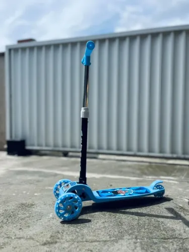 PATINETE INFANTIL 3 RODAS COM LED
