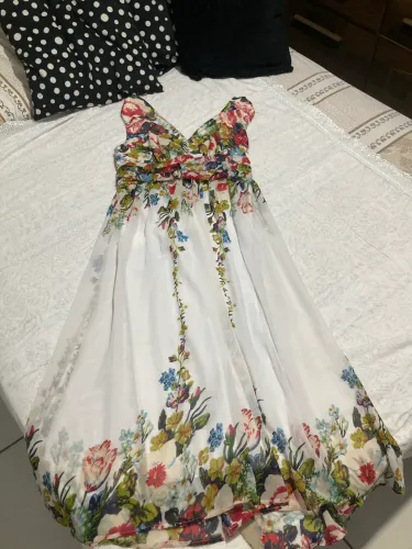 VESTIDO DE GRIFE - PEÇA ÚNICA usado apenas uma vez. Brechó de grife