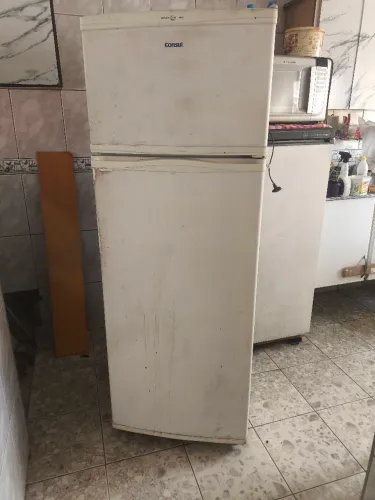 Geladeira pra retirada de peças