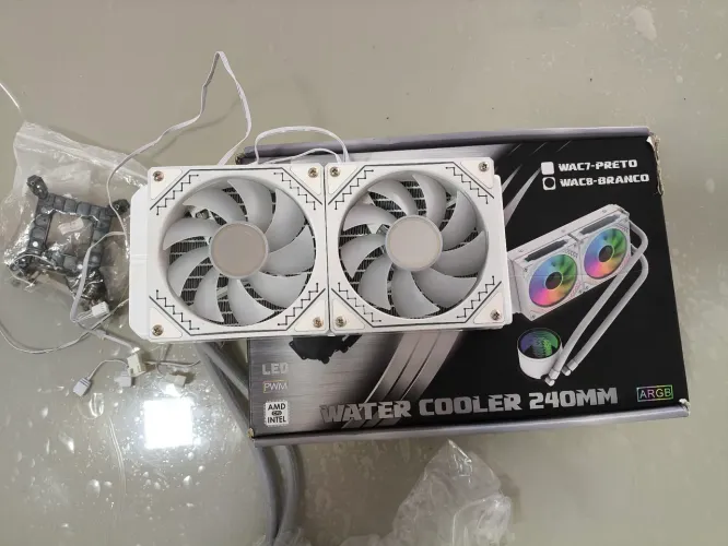 Excelente Water Cooler 240mm bem novinho