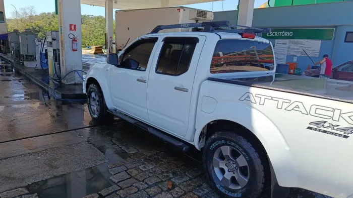 Nissan Frontier LE Attack CD 4X4 2.5 TB Die.aut 2013