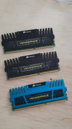 20gb Memória RAM Corsair 8gb e 4gb ddr3 1600