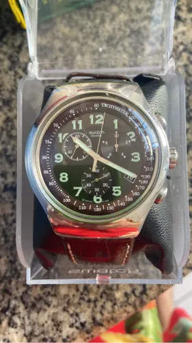 Relógio  Swatch Swiss com pulseira de couro