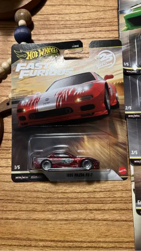 Hot Wheels Premium Velozes e Furisos RX7 Chase 