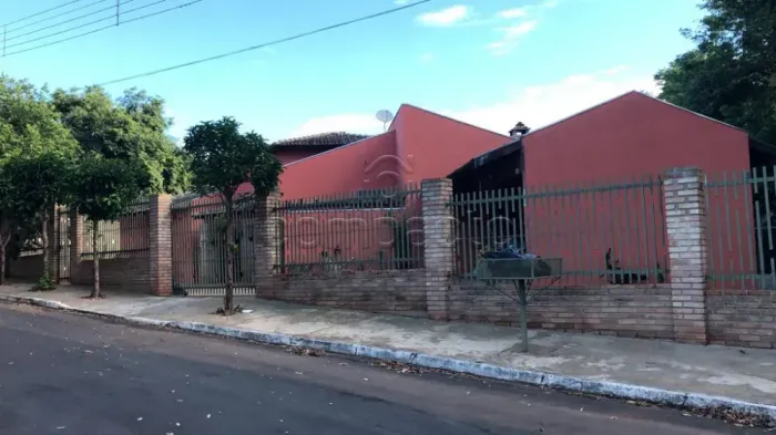 Rancho Condominio em Sales