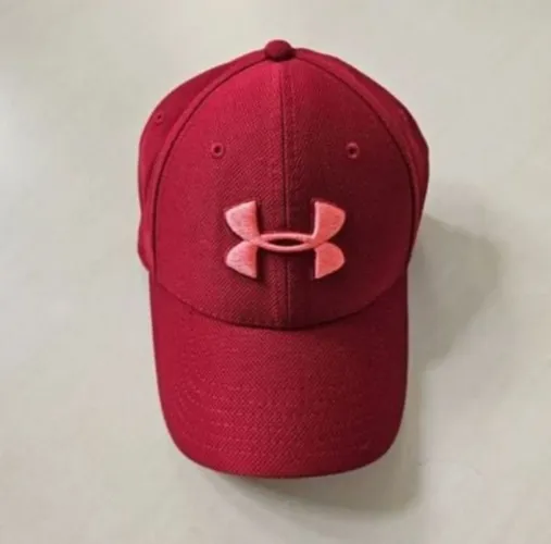 Boné Under Armour vermelho fechado | original