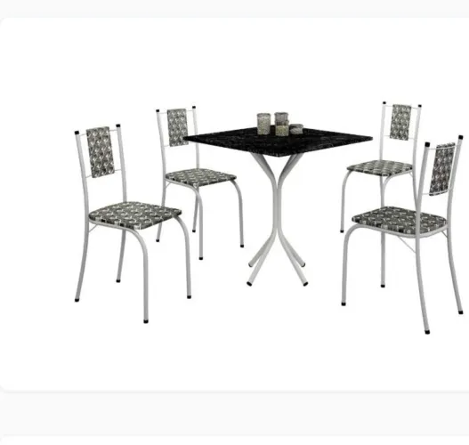 Mesa com 4 cadeiras nova na caixa