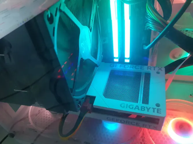 PLACA DE VIDEO 4060 GEFORCE GIGABAYTE RTX