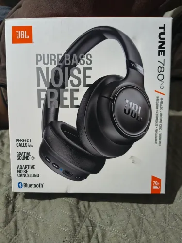 fone jbl tune 780nc original aceito proposta . não faço entrega tem que retirar na minha
