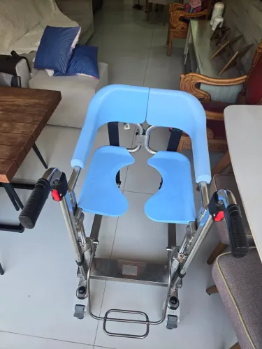 Cadeira de transporte multifuncional 