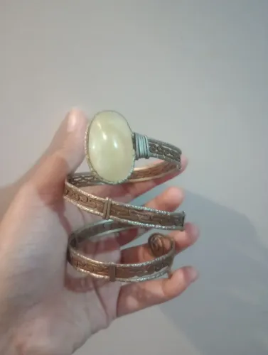 Vendo Bracelete artesanal todo trabalhado