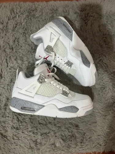 Nike Air Jordan 4 Oreo (TAMANHO 40) (NUNCA USADO)